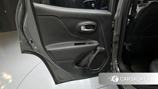 Jeep Renegade id 4281585 из Кореи 17