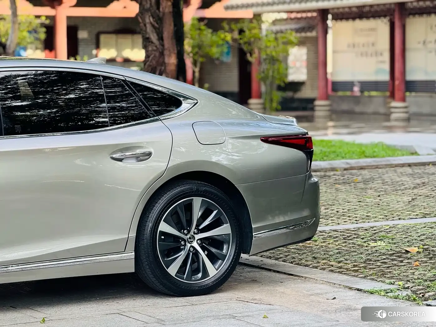 Lexus LS id 4664425 из Китая 17