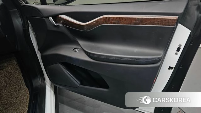 Tesla Model X id 4390330 из Кореи 17