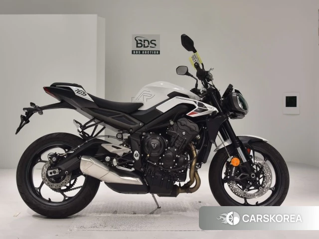 Проданный Triumph STREET TRIPLE R 2024 из Японии
