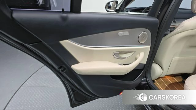 Mercedes-Benz E-Class W213 id 4708934 из Кореи 17