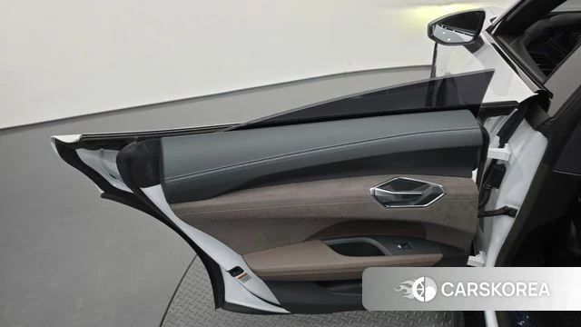 Audi e-Tron GT id 4744470 из Кореи 17