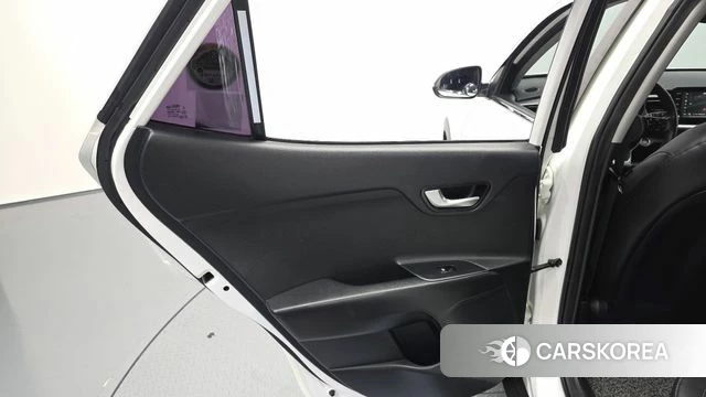 Kia Stonic id 4251150 из Кореи 17