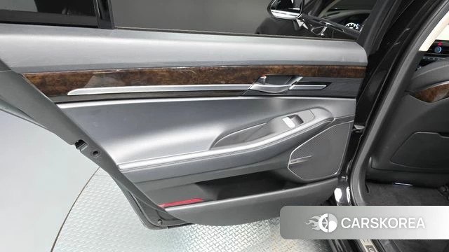 Genesis G90 id 4615016 из Кореи 17