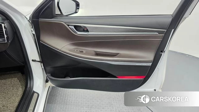 Hyundai Grandeur IG id 4718100 из Кореи 17