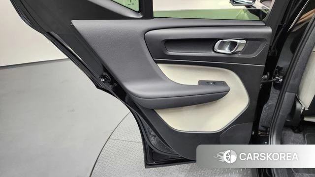 Volvo XC40 id 4629933 из Кореи 17