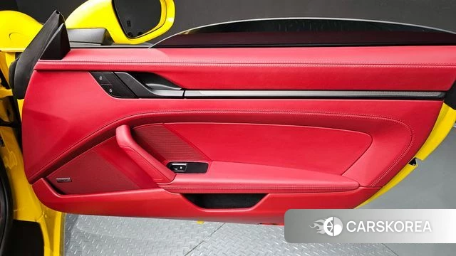 Porsche 911(992) id 4584808 из Кореи 17