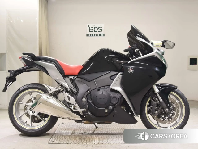 Проданный Honda VFR1200F 2011 из Японии