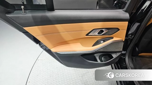 BMW 3 Series (G20) id 4651500 из Кореи 17