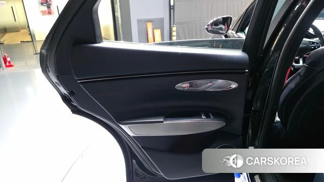 Genesis GV70 id 4244632 из Кореи 17