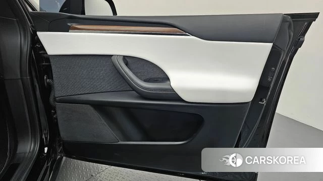 Tesla Model X id 4349572 из Кореи 17