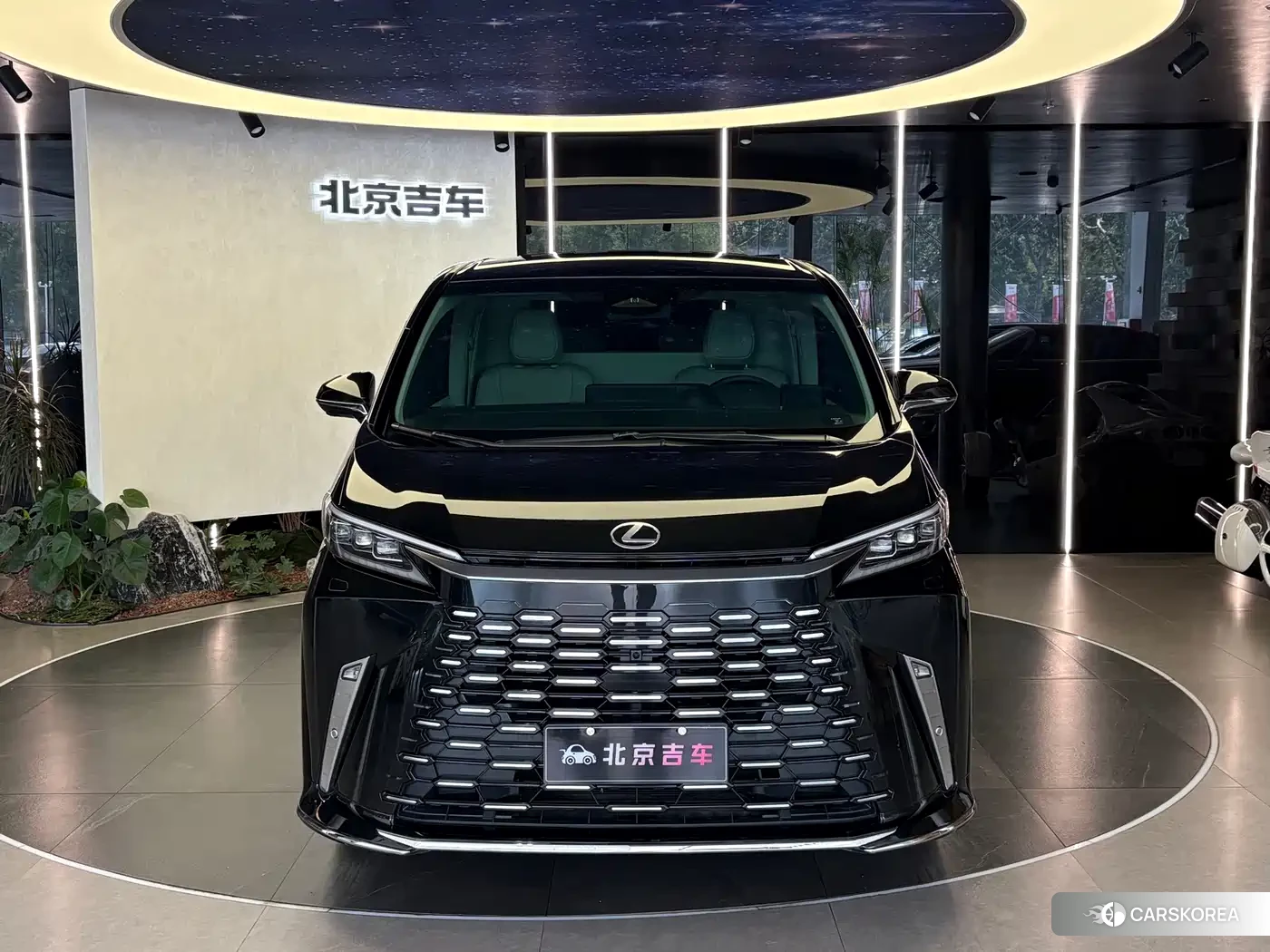 Lexus LM id 4577501 из Китая 17