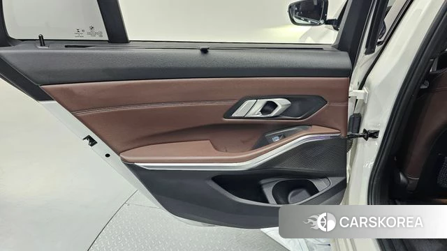 BMW 3 Series (G20) id 4330447 из Кореи 17
