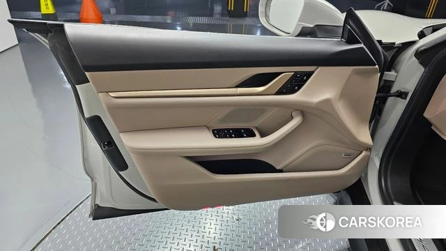 Porsche Taycan id 4507591 из Кореи 17