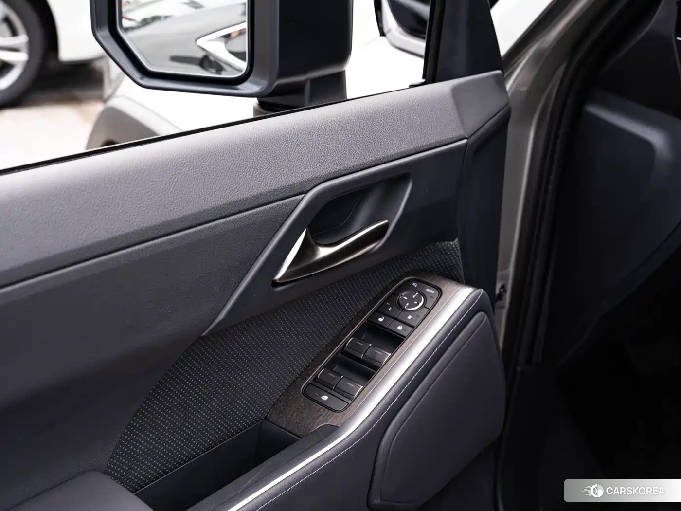 Lexus GX id 4515465 из Китая 17