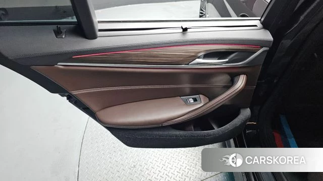 BMW 5 Series (G30) id 4604687 из Кореи 17