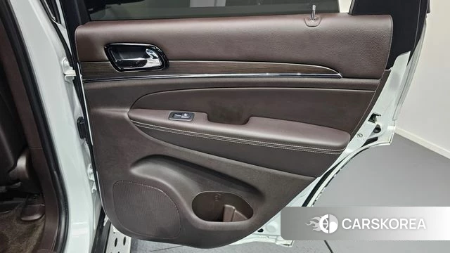 Jeep Grand Cherokee id 4203580 из Кореи 17