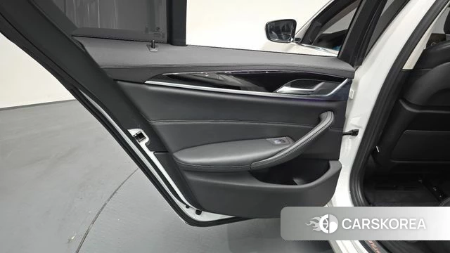 BMW 5 Series (G30) id 4225305 из Кореи 17