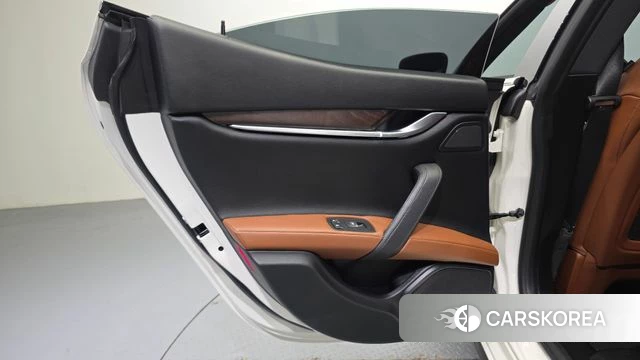 Maserati Ghibli id 4647418 из Кореи 17