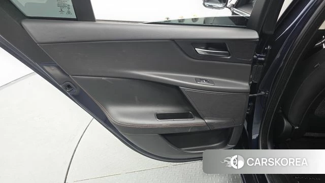 Jaguar XE id 4638145 из Кореи 17