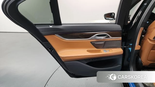 BMW 7 Series (G11) id 4282850 из Кореи 17