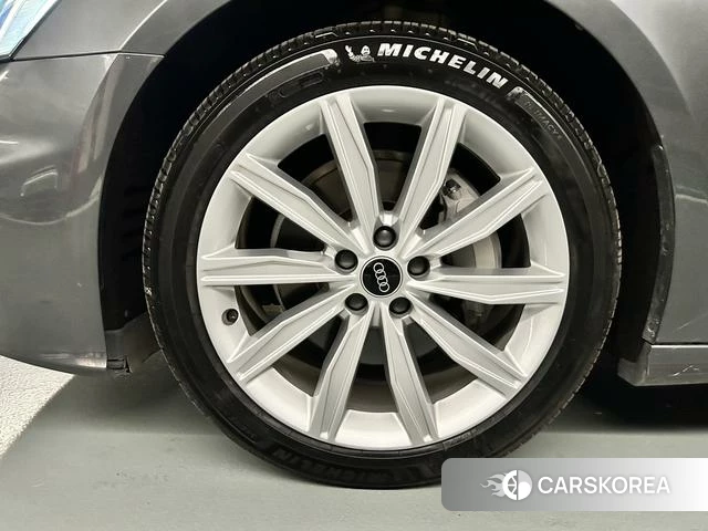 Audi A6L id 4261850 из Китая 17
