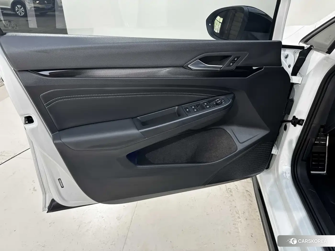 Volkswagen Golf id 4649350 из Китая 17