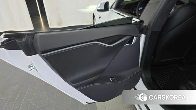 Tesla Model S id 4490383 из Кореи 17