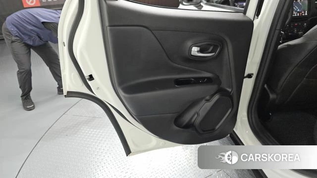 Jeep Renegade id 4592038 из Кореи 17