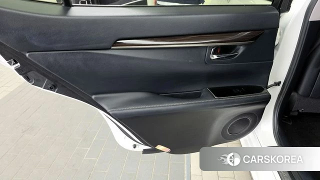 Lexus New ES300h id 4397811 из Кореи 17