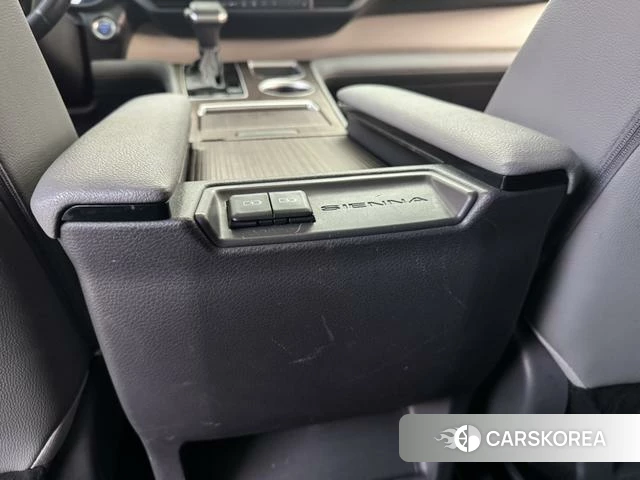 Toyota Saina id 4273623 из Китая 17