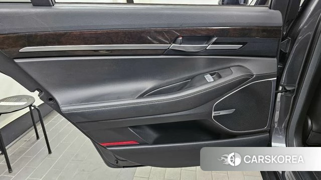 Genesis G90 id 4188176 из Кореи 17