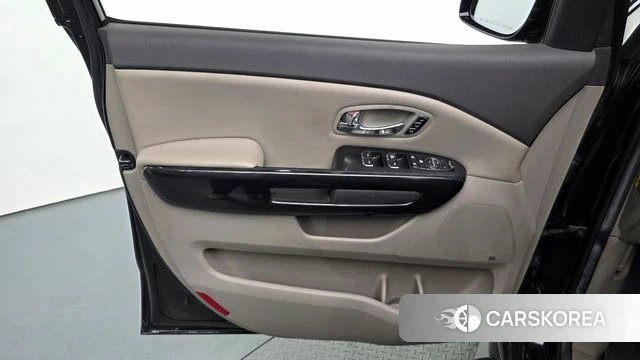 Kia All New Carnival id 4900838 из Кореи 17