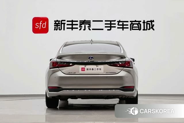 Lexus ES id 4291492 из Китая 17
