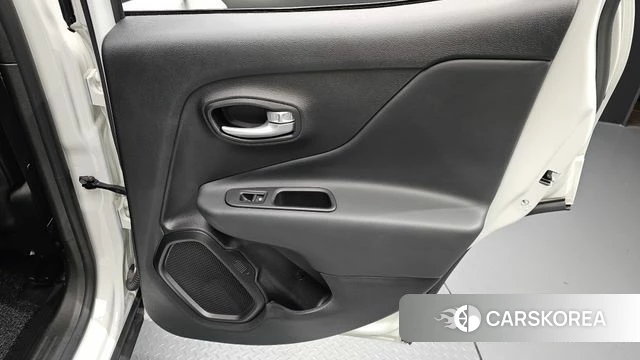Jeep Renegade id 4427686 из Кореи 17