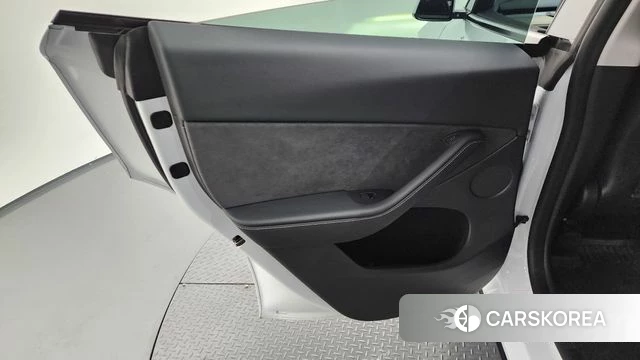 Tesla Model Y id 4427780 из Кореи 17