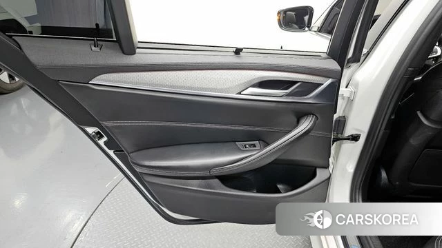 BMW 5 Series (G30) id 4317825 из Кореи 17