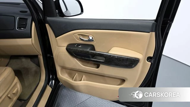 Kia The New Carnival id 4268656 из Кореи 17