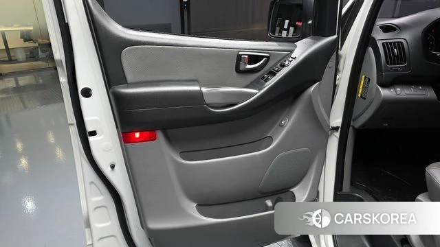 Hyundai The New Grand Starex id 4356917 из Кореи 17