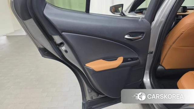 Lexus UX250h id 4746670 из Кореи 17