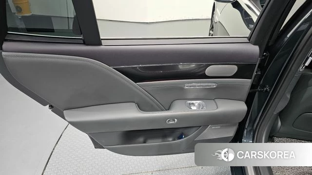 Genesis G90 (RS4) id 4608423 из Кореи 17
