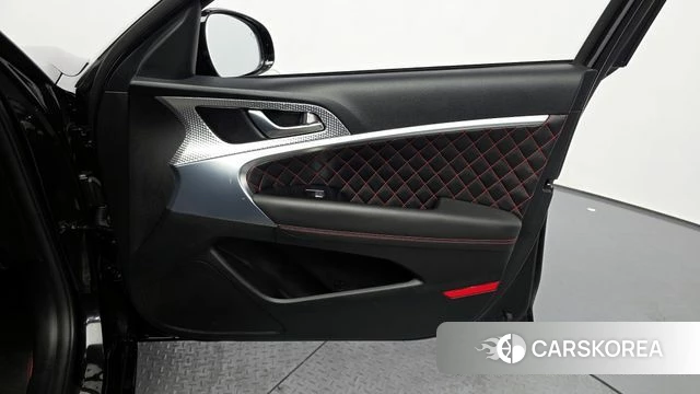 Genesis The New G70 id 4195000 из Кореи 17