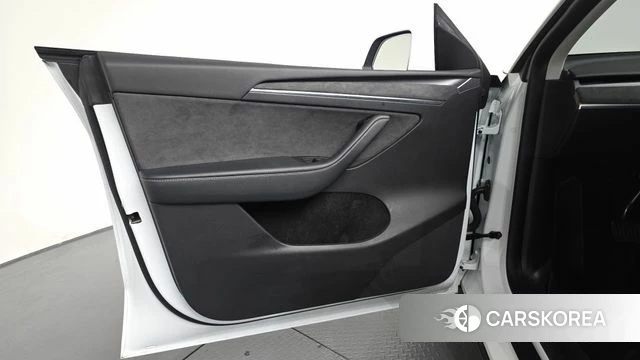 Tesla Model Y id 4499983 из Кореи 17