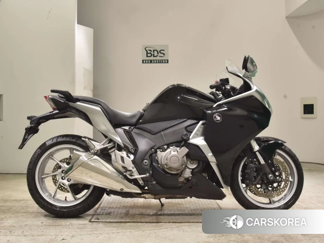 Проданный Honda VFR1200F DCT 2011 из Японии