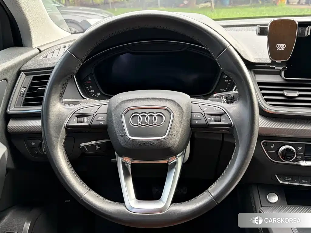Audi Q5L id 4600834 из Китая 18