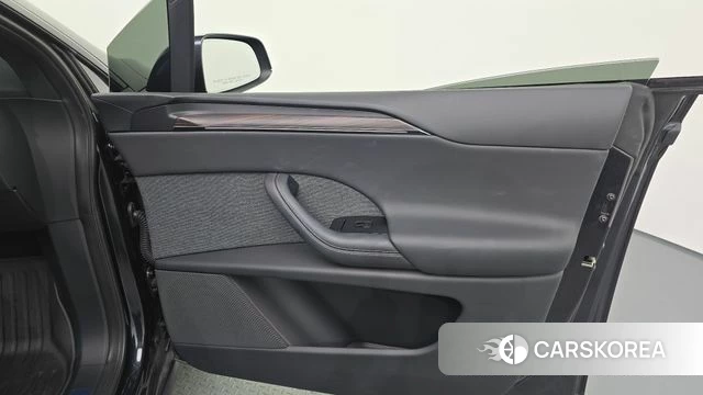 Tesla Model X id 4870431 из Кореи 17