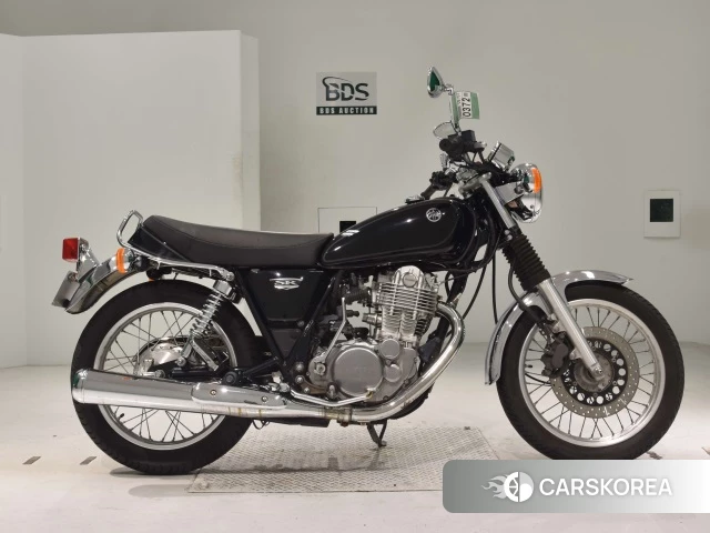 Проданный Yamaha SR 400 2017 из Японии