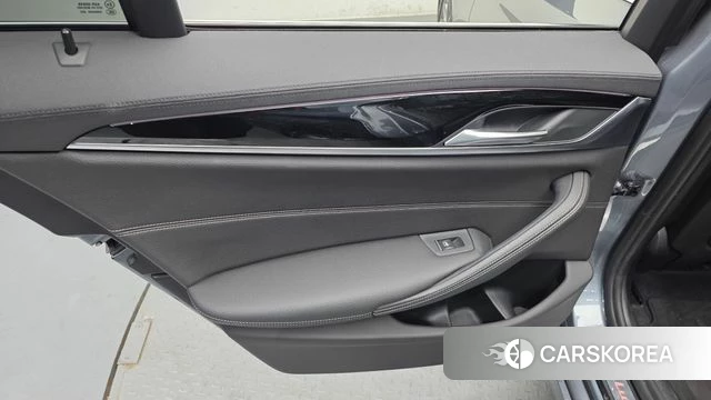 BMW 5 Series (G30) id 4551568 из Кореи 17