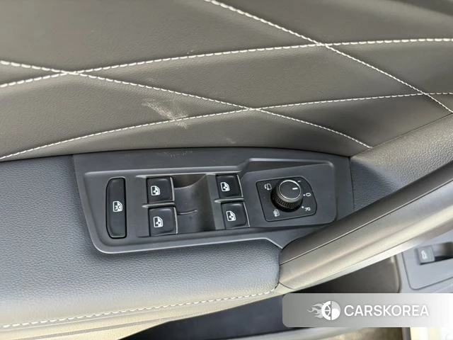 Volkswagen Tiguan L id 4215577 из Китая 17
