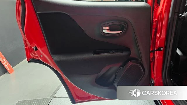 Jeep Renegade id 4573313 из Кореи 17
